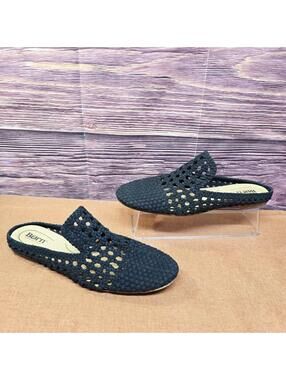 Born Black Slip On Crochet Flats Shoes Women’s 9 Excellent Condition